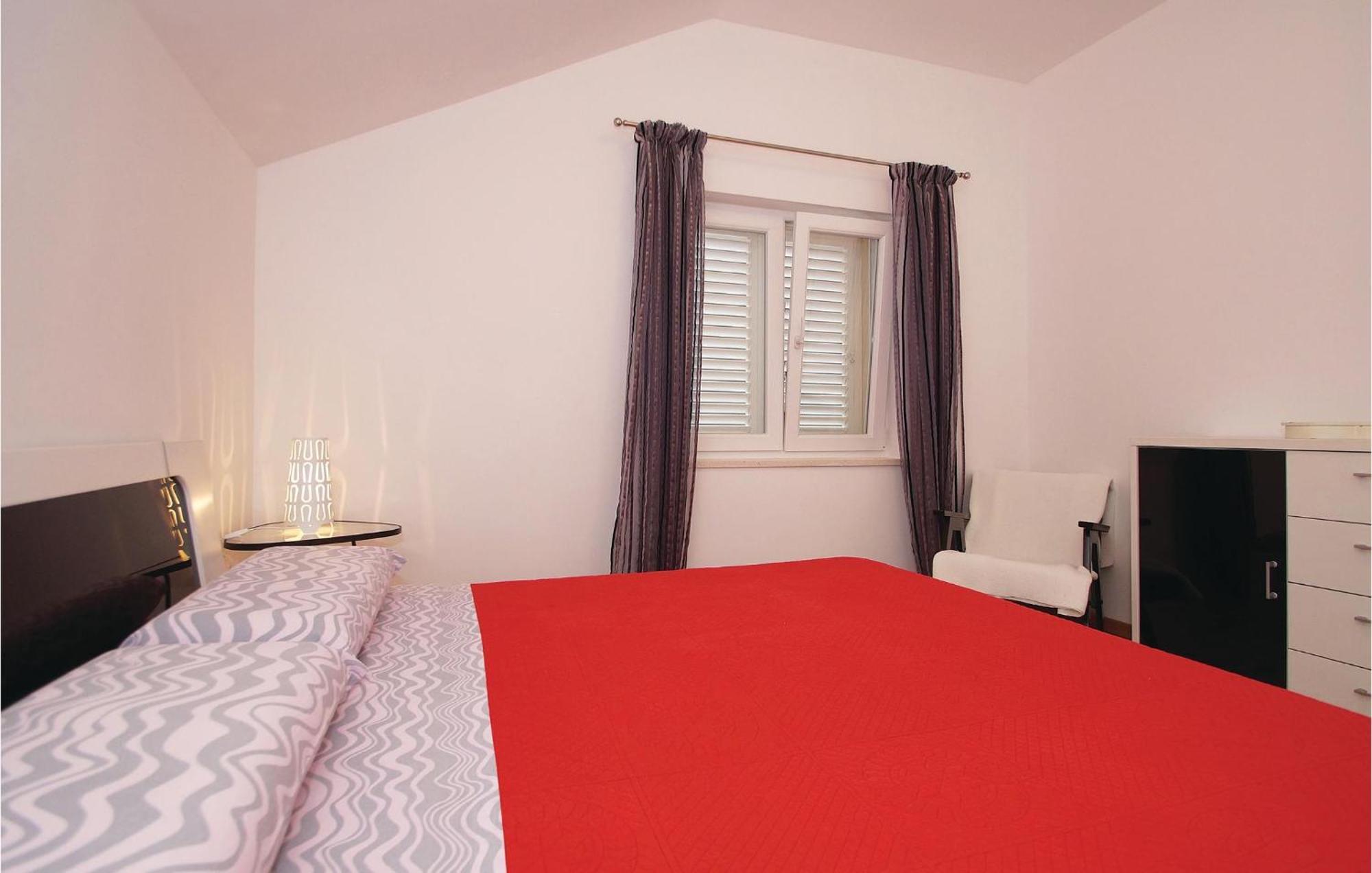 Awesome Apartment In Racisce With Wifi Екстер'єр фото