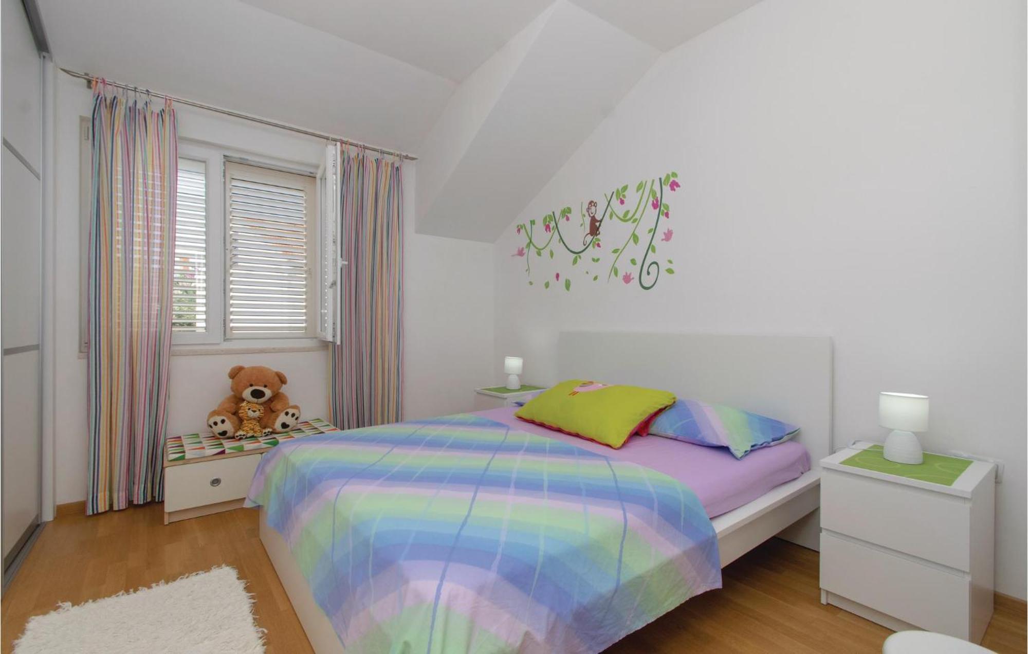 Awesome Apartment In Racisce With Wifi Екстер'єр фото