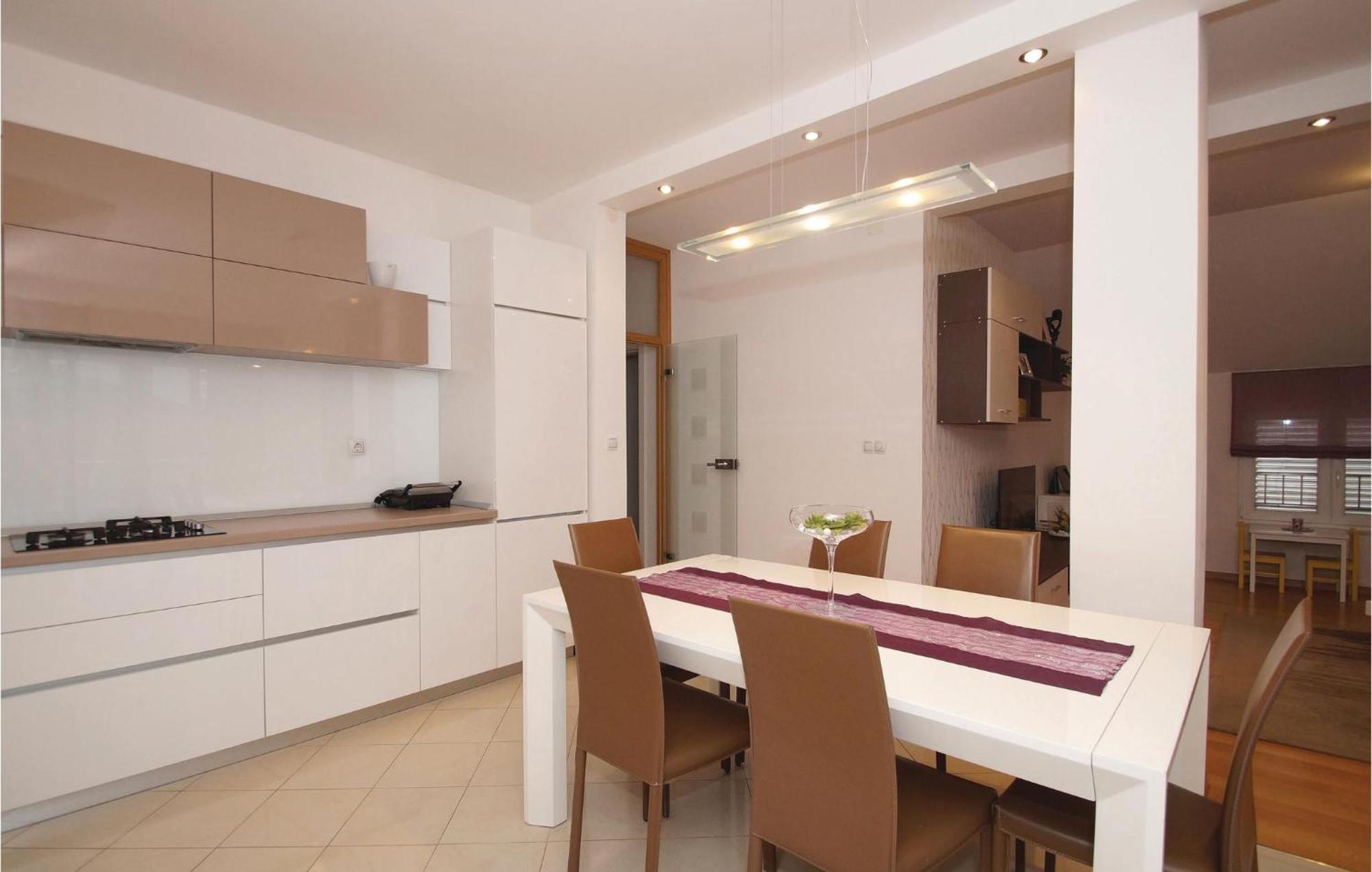 Awesome Apartment In Racisce With Wifi Екстер'єр фото
