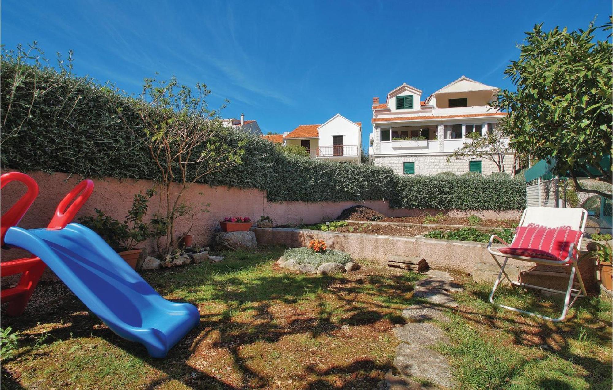 Awesome Apartment In Racisce With Wifi Екстер'єр фото